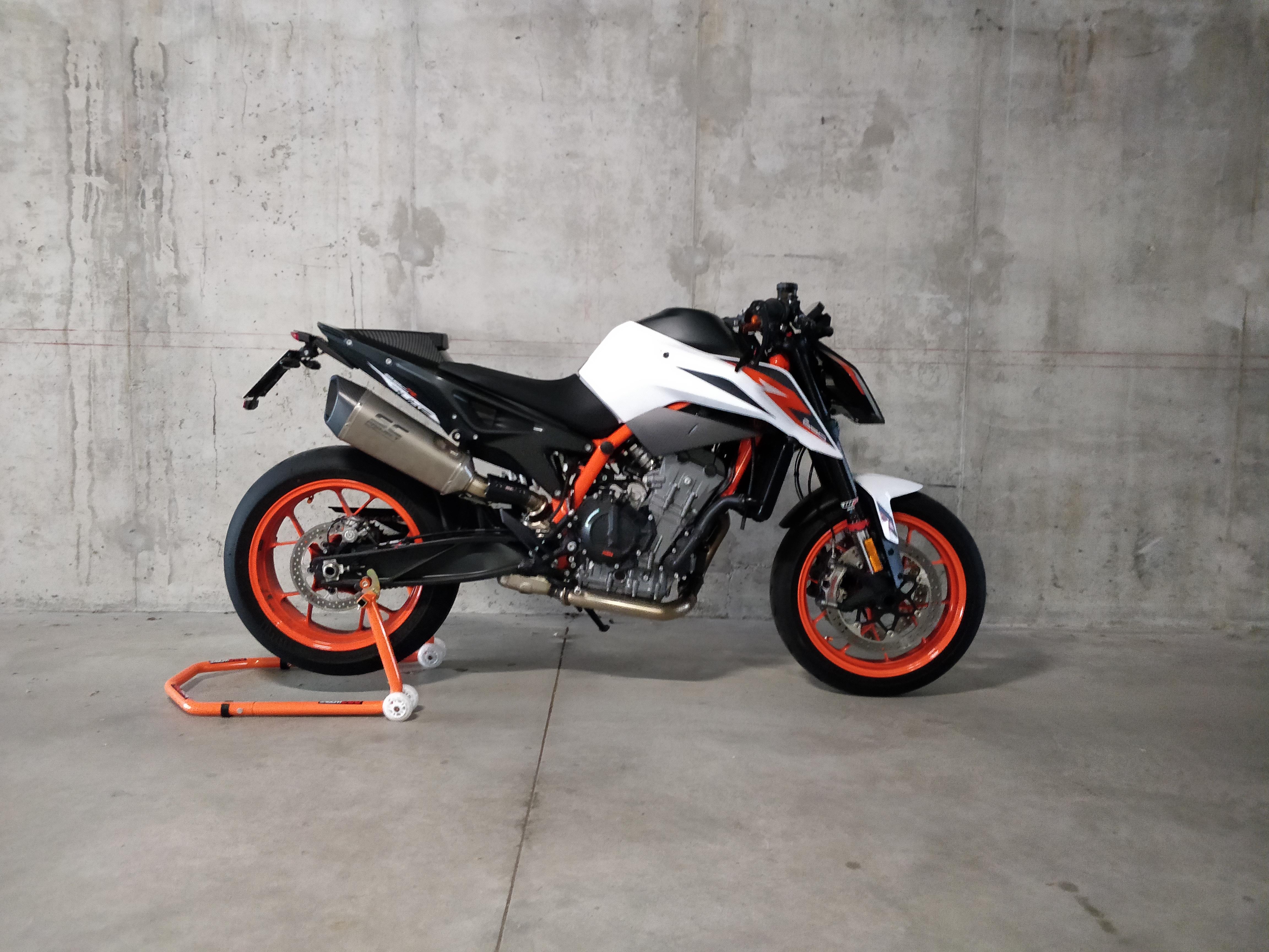 ktm 890r